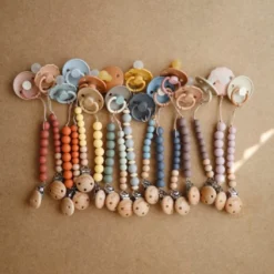 Mushie Pacifier Goods Redwood Cleo Pacifier Clip