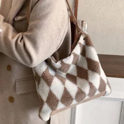J+j Beige Fluffy Diamond Pattern Bag Bags
